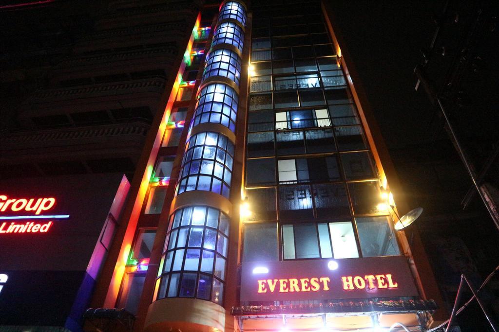 Everest Hotel Yangón Exterior foto
